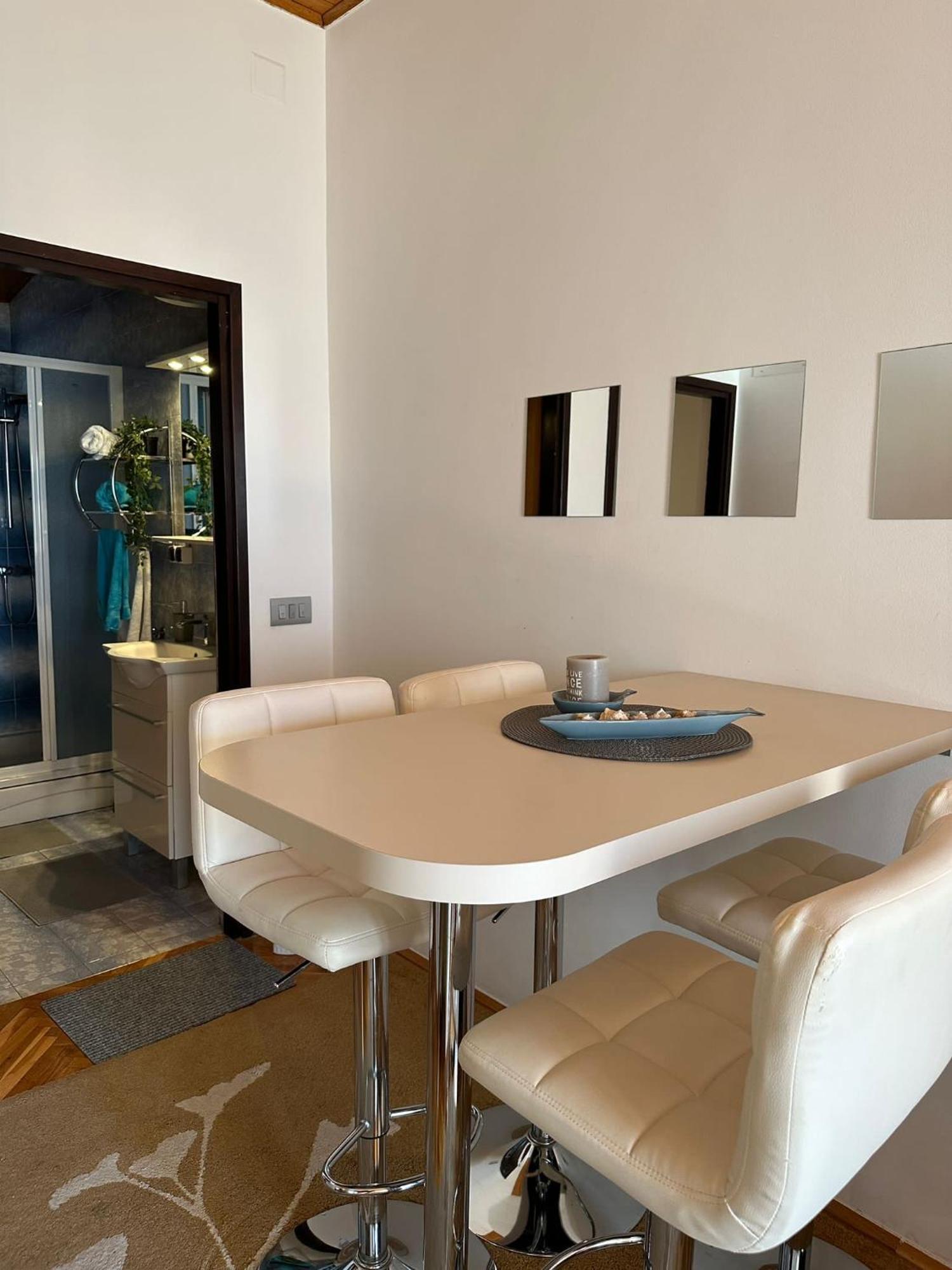 Apartment Sara Новаля Екстериор снимка