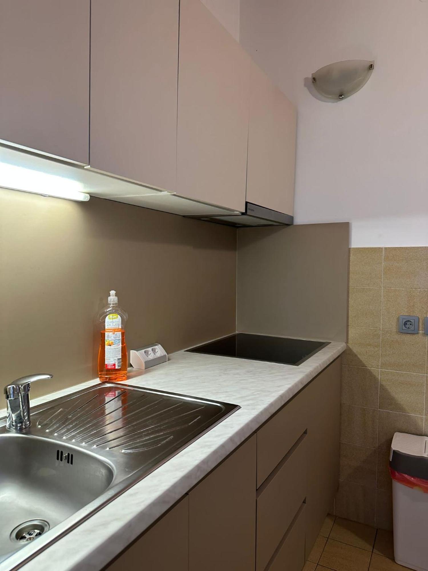 Apartment Sara Новаля Екстериор снимка