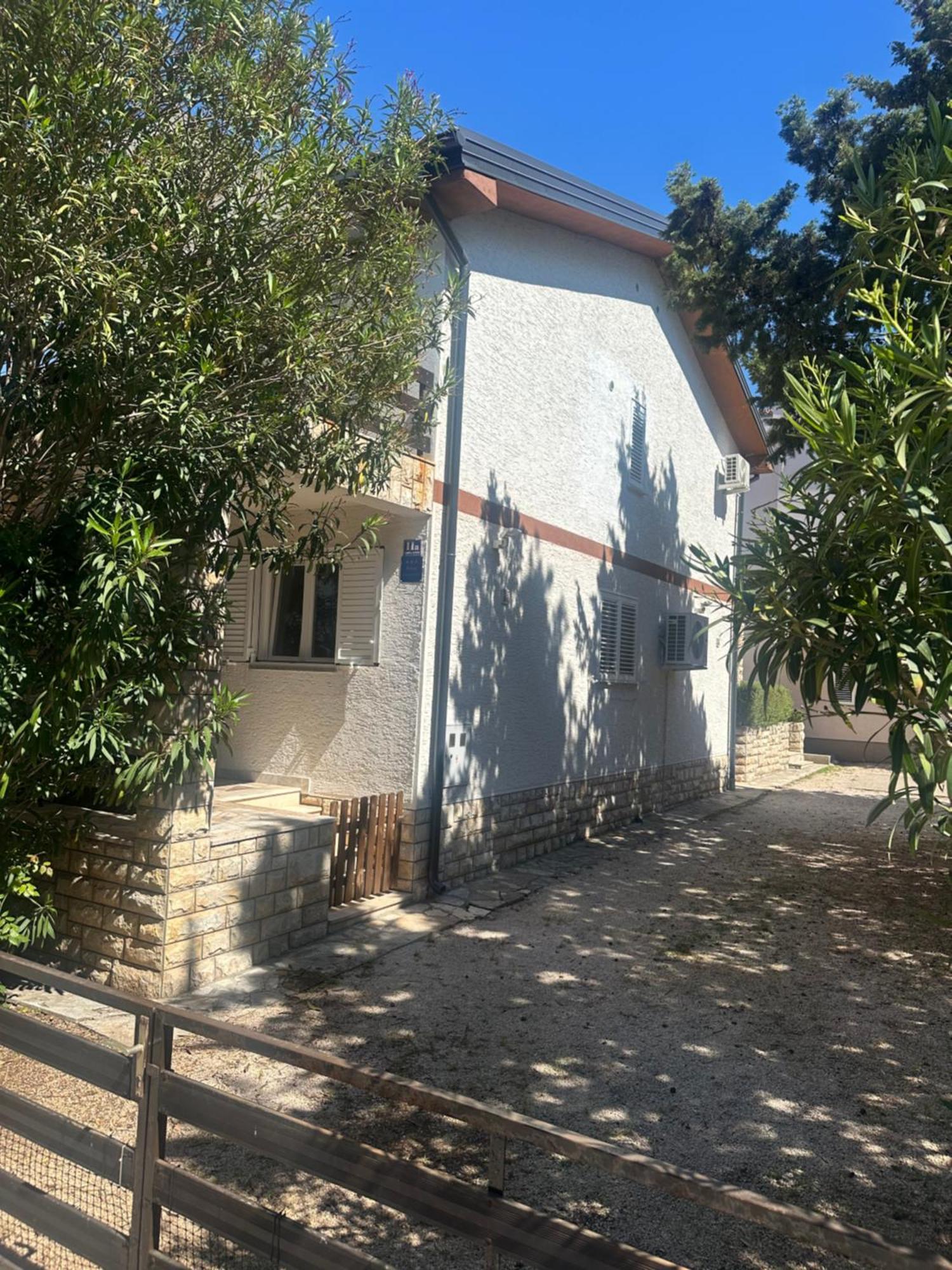 Apartment Sara Новаля Екстериор снимка